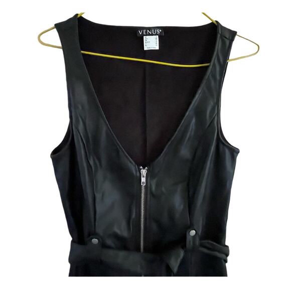 Venus Size 4‎ Black Faux Leather Romper-Grunge Exposed Zipper V-Neck Self Tie - Picture 3 of 9